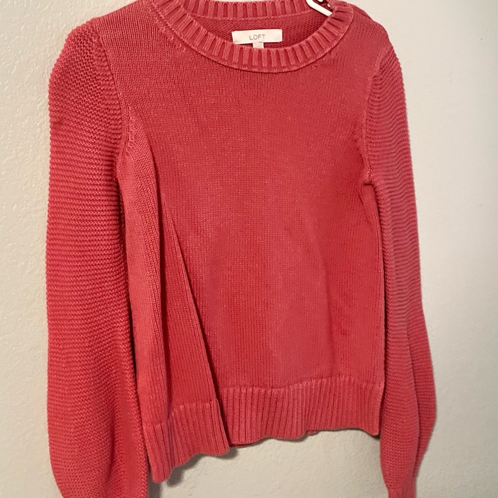 Salmon colored Loft balloon sleeve sweater. XS (fits xs-med)